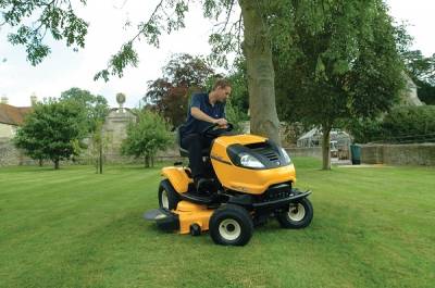 b2ap3_thumbnail_mowing-around-tree